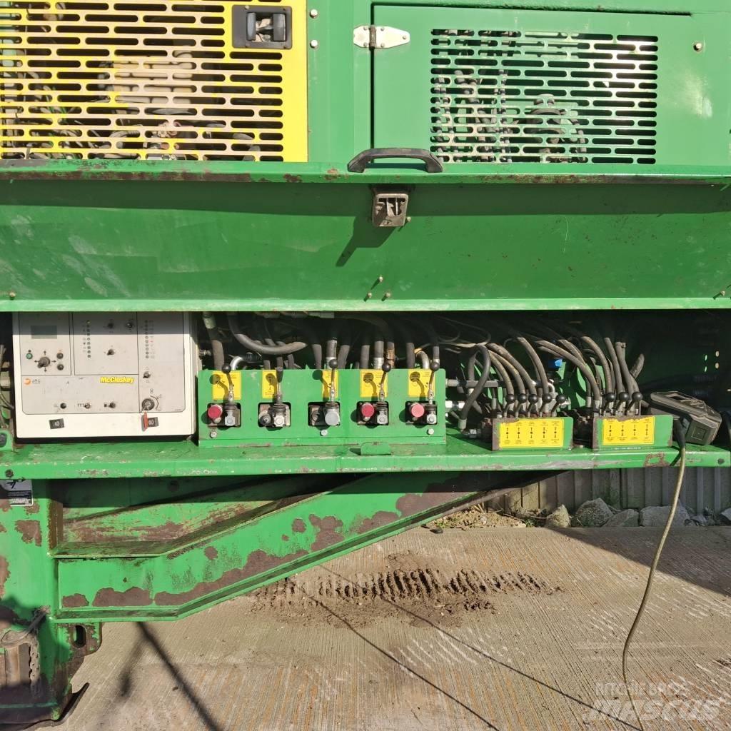 McCloskey J40 Mobile crushers