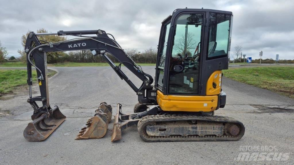 Kato HD 30V4 Backhoe loaders