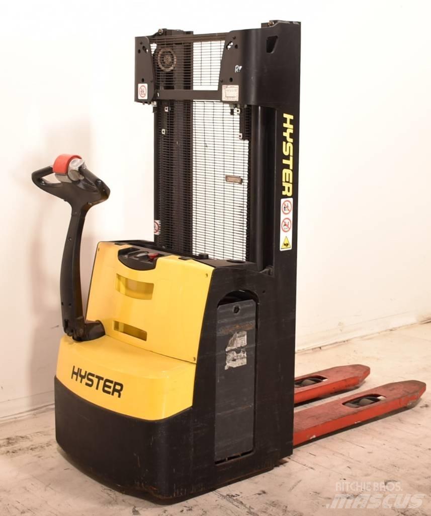Hyster S1.4 Pedestrian stacker
