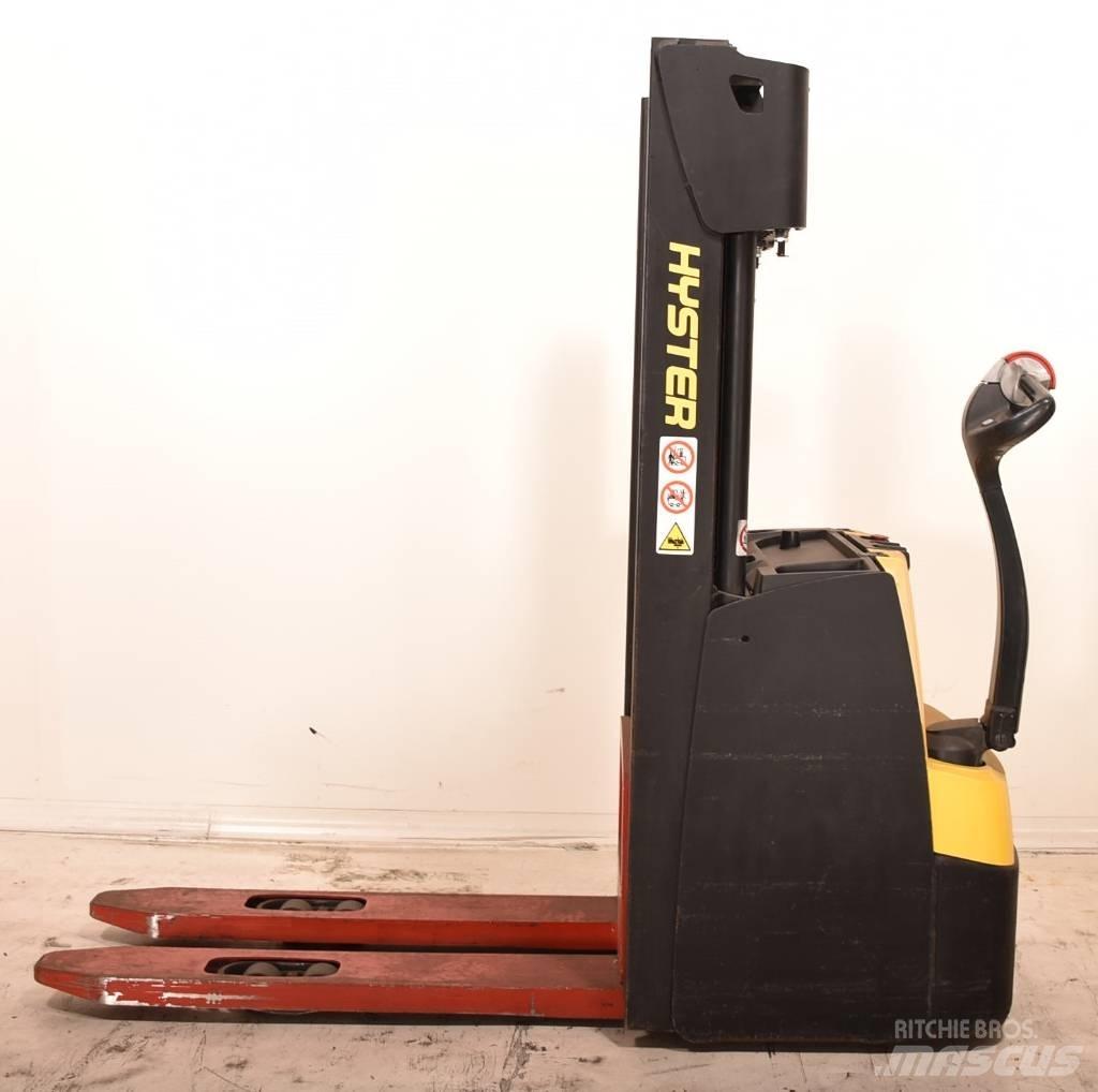 Hyster S1.4 Pedestrian stacker