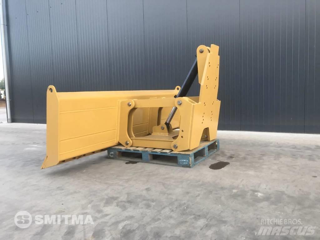 CAT 140M3 Blades