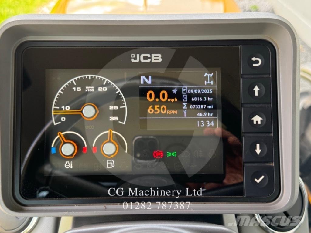 JCB Fastrac 4220 Tractors