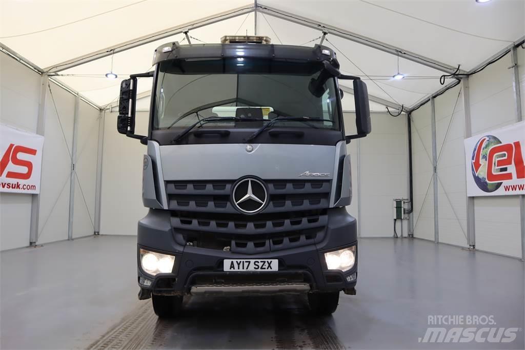 Mercedes-Benz AROCS 3240 Tipper trucks