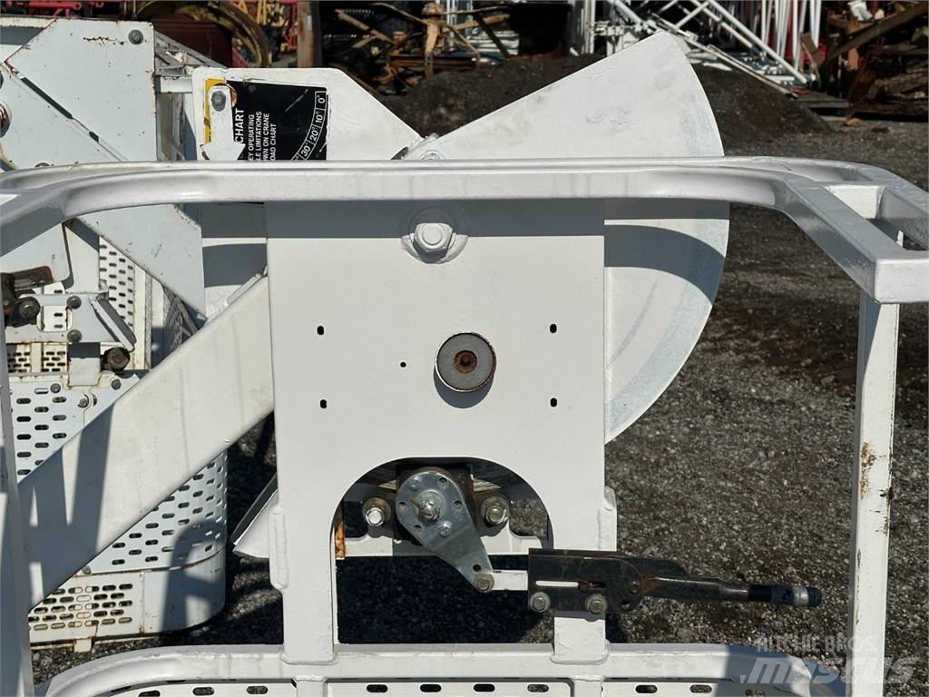 Altec  Crane parts and equipment