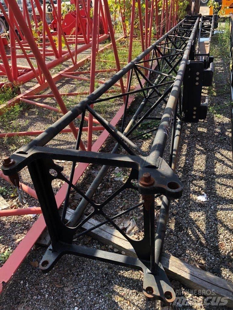 Mantis  Booms and arms