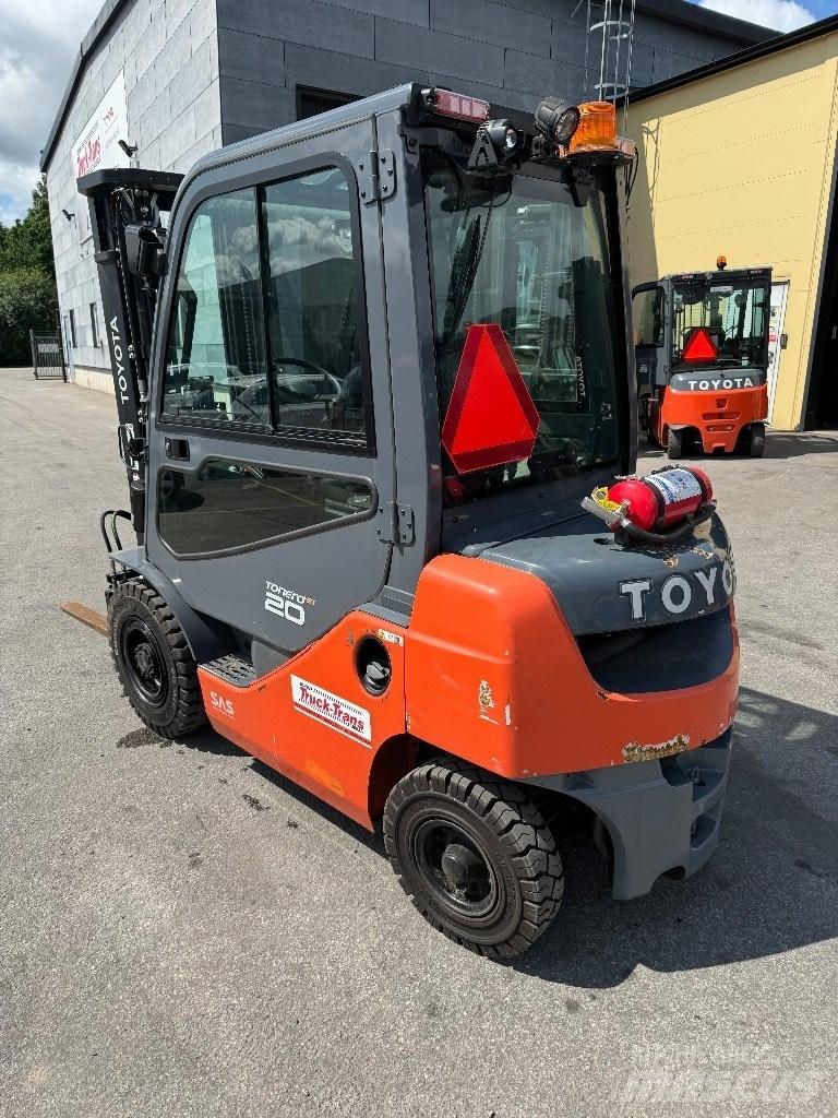 Toyota 06-8FD20F Diesel trucks