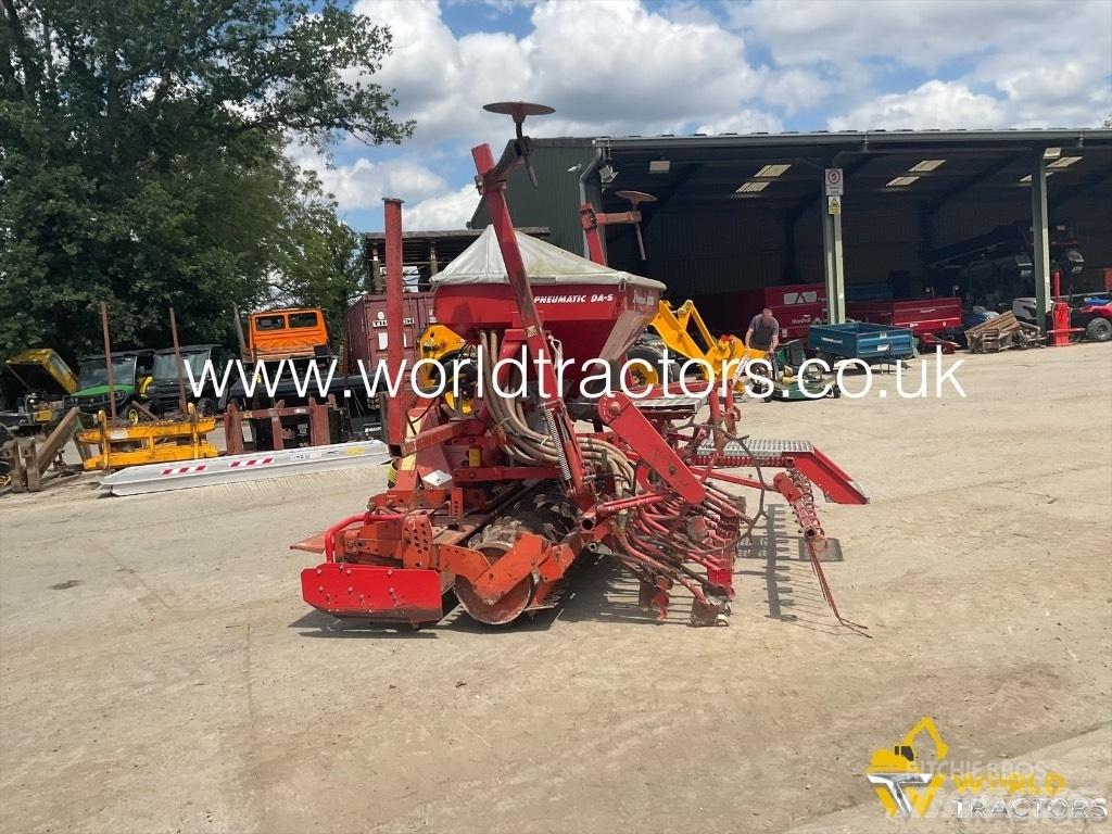 Kverneland Accord Drills