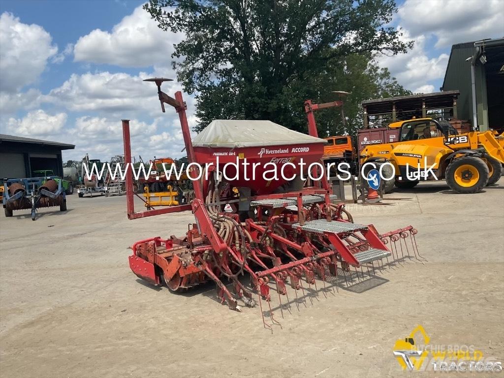 Kverneland Accord Drills