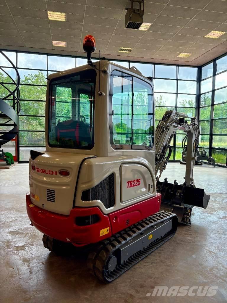 Takeuchi TB 225 Mini excavators < 7t (Mini diggers)