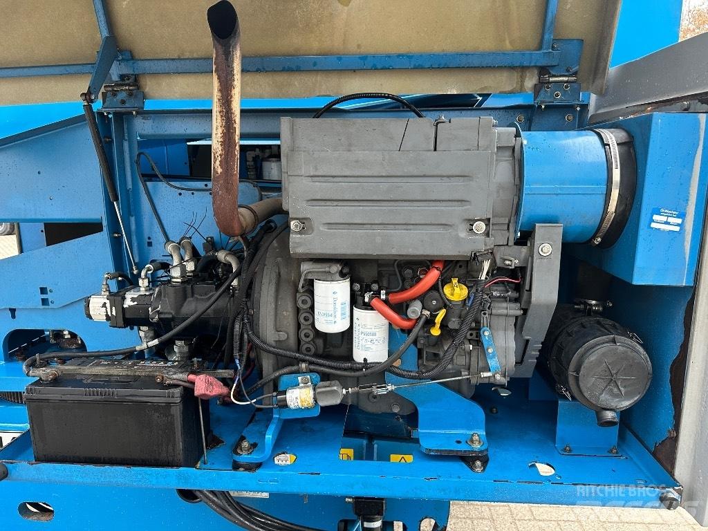 Genie S 45 Trax Telescopic boom lifts
