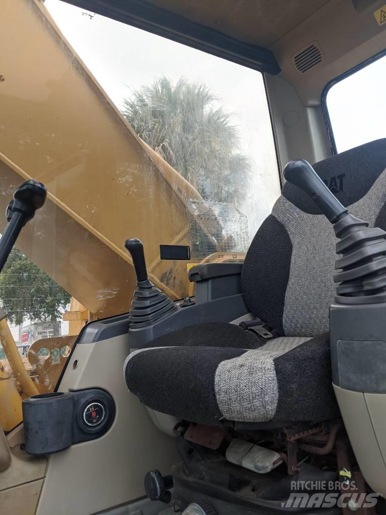 CAT 330CL Crawler excavators