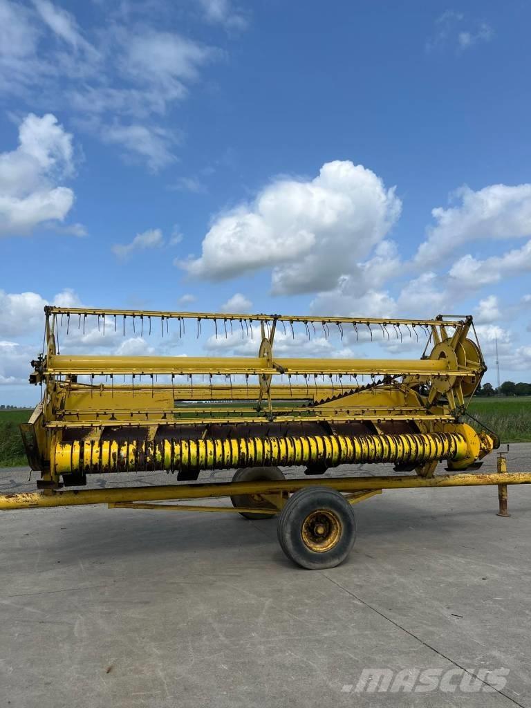 Newholland Maaibord Combine harvester heads