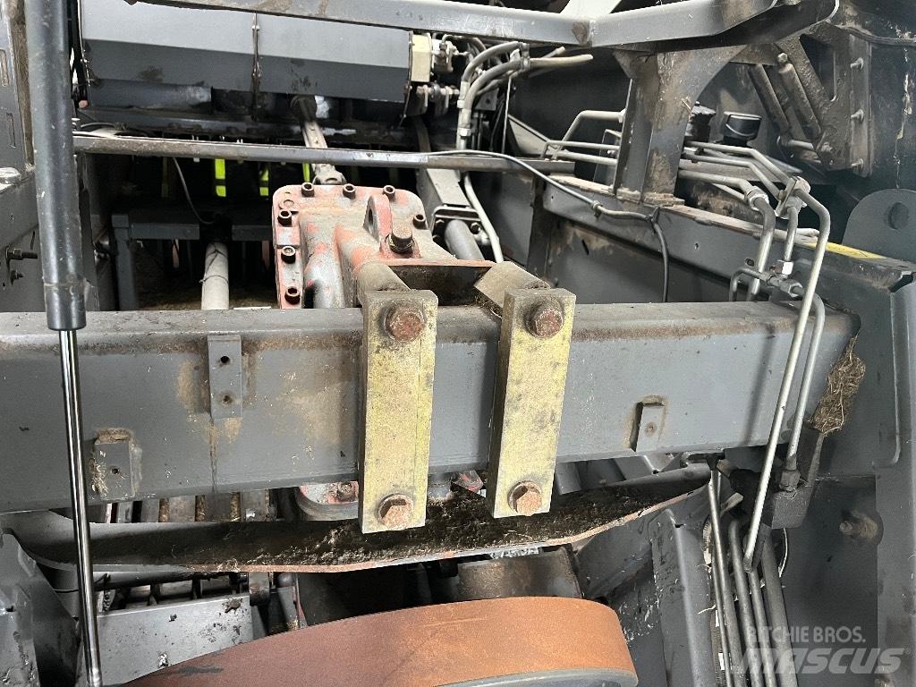 CLAAS Quadrant 3200 Square balers