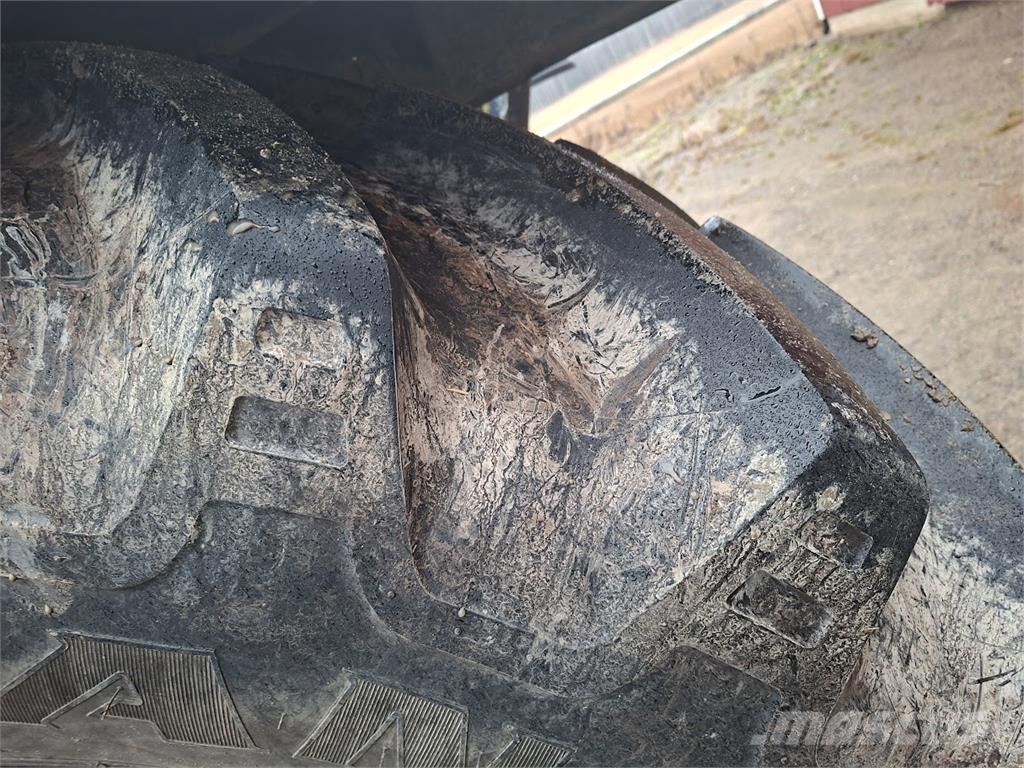 Valtra T154 Versu Tractors