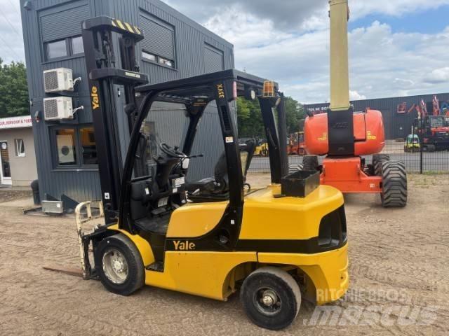 Yale GDP 35 VX Diesel trucks