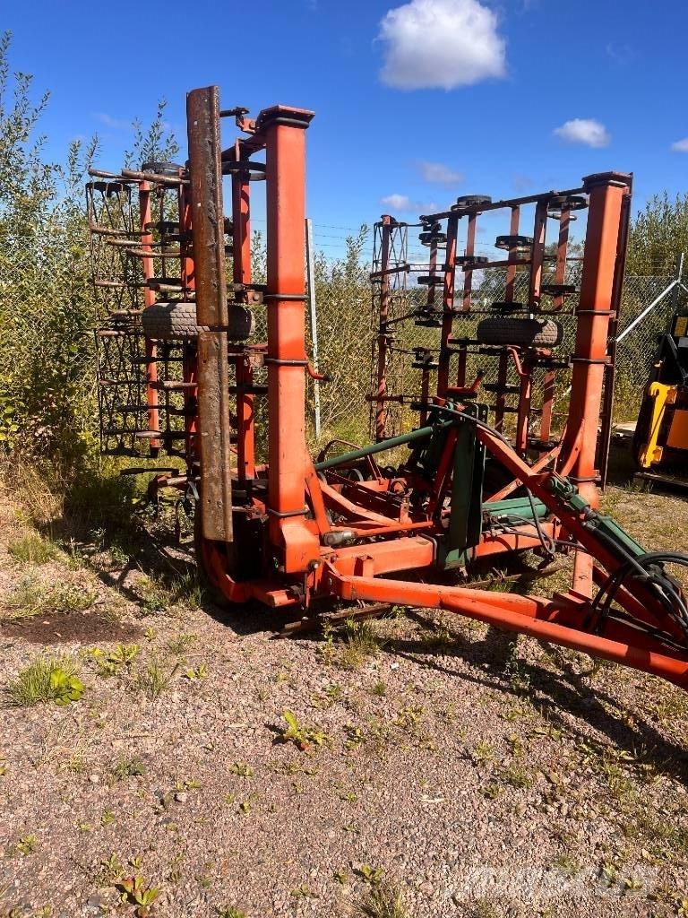 Kverneland Harv 5.4m Harrows