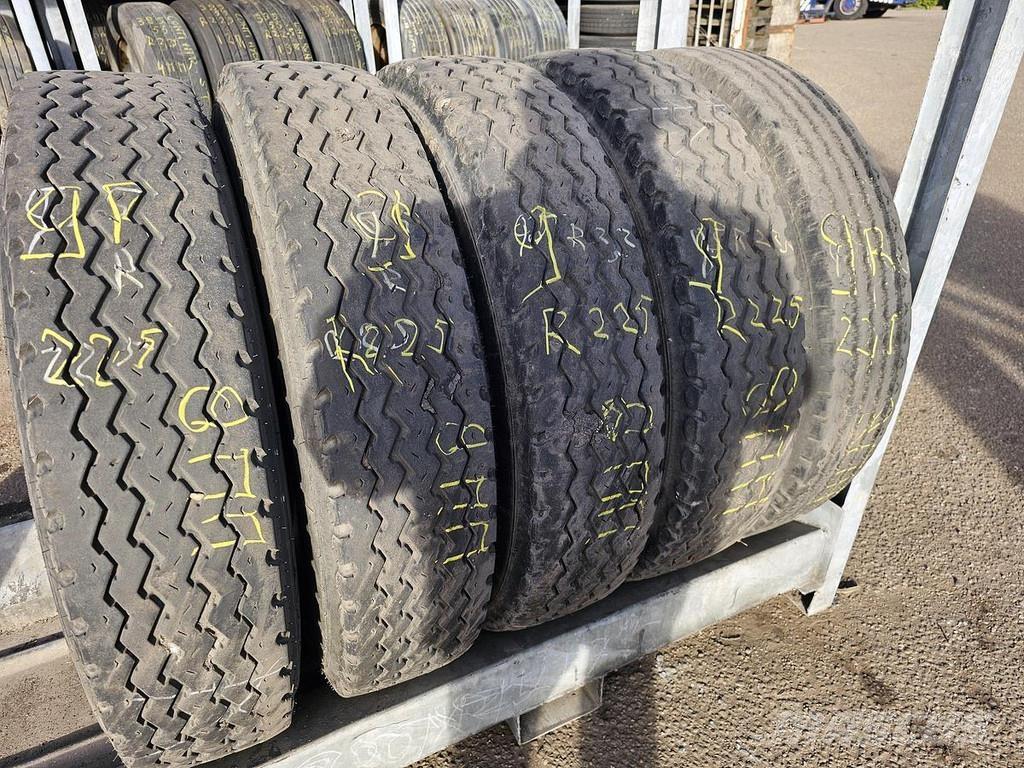 Uniroyal ENERGY Curtainsider trailers