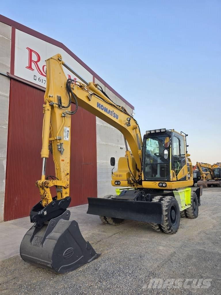 Komatsu PW 148-11 Crawler dozers
