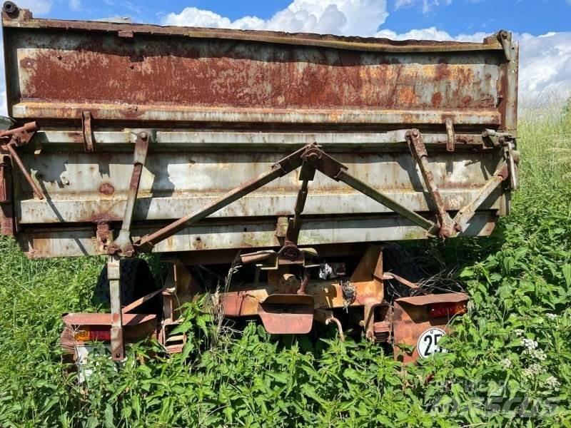 Fortschritt HW60 Bale trailers