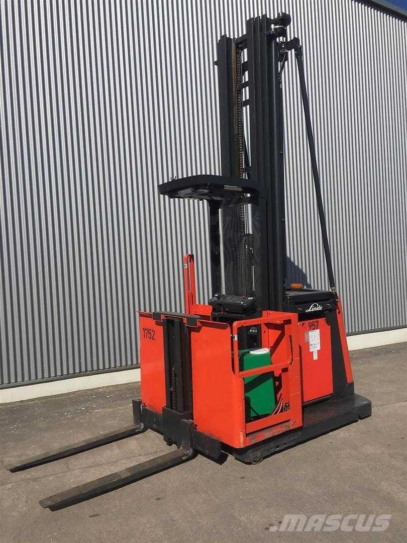 Linde V12 High lift order picker