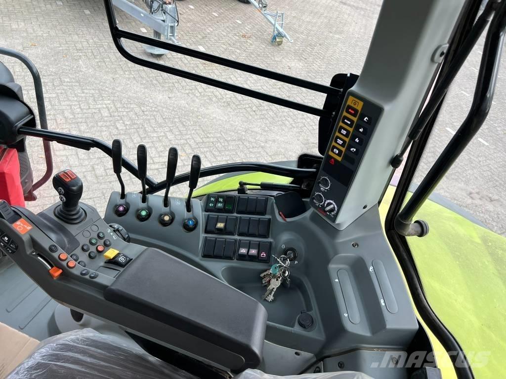 CLAAS Arion 510 CIS Tractors