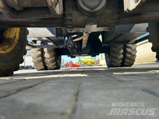 Mecalac 714 MW Wheeled excavators