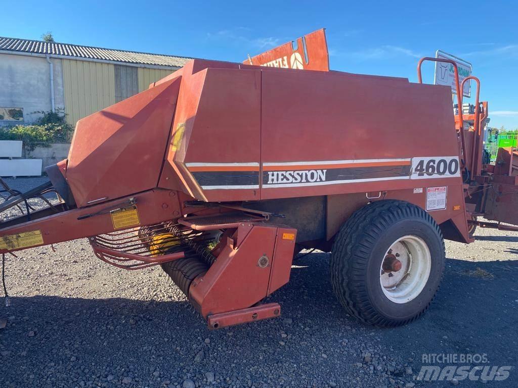 Hesston 4600 Square balers