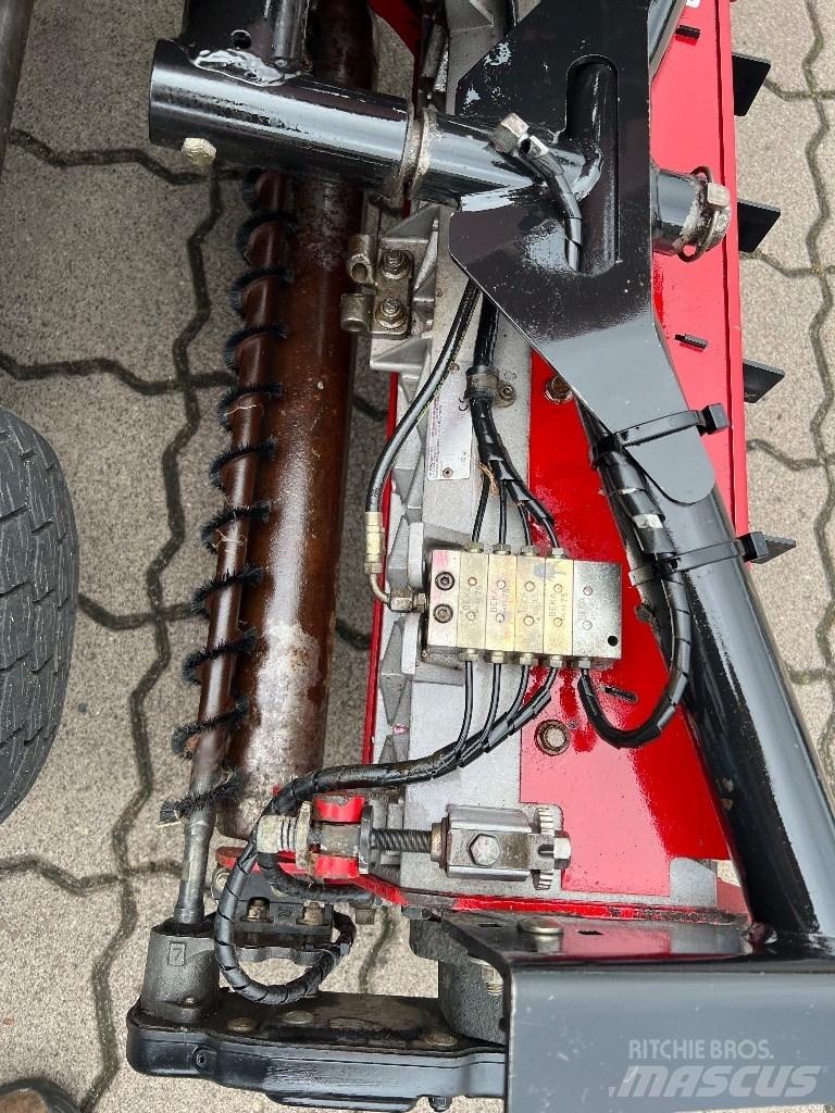 Toro Reelmaster3100D Stand on mowers