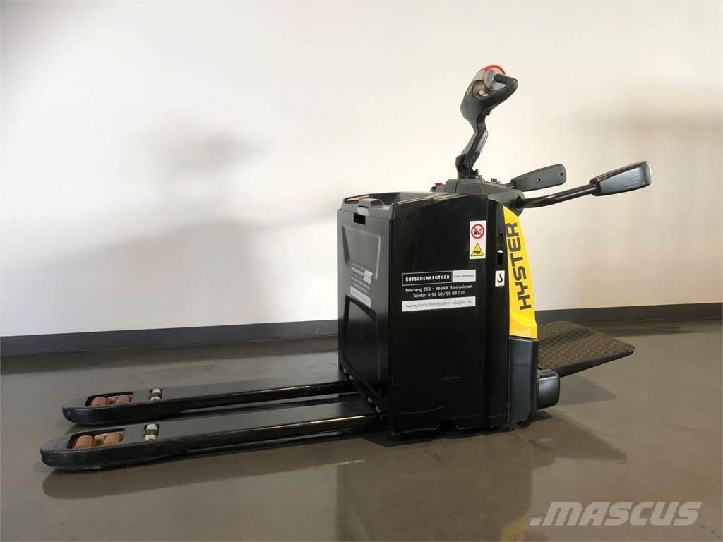 Hyster P2.5 Pedestrian stacker
