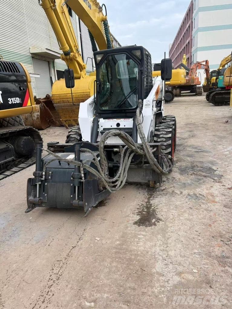 Bobcat S 220 Skid steer loaders
