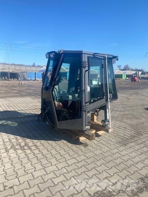 CASE D 1650 NEW CAB Cabins and interior