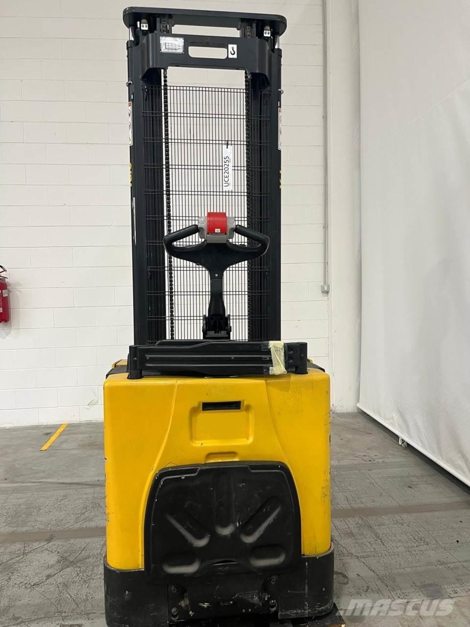 Yale MS12X Pedestrian stacker