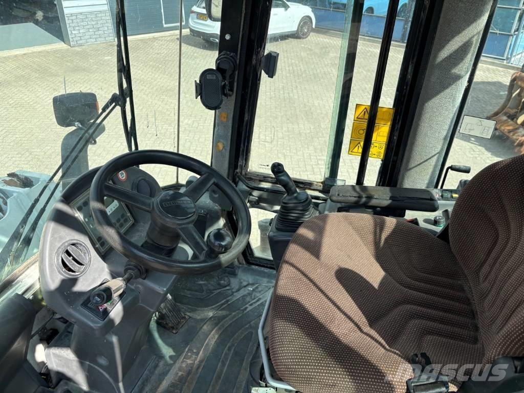 Liebherr L 538 Wheel loaders