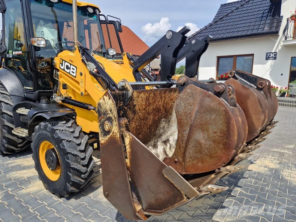 JCB 3 CX Backhoe loaders