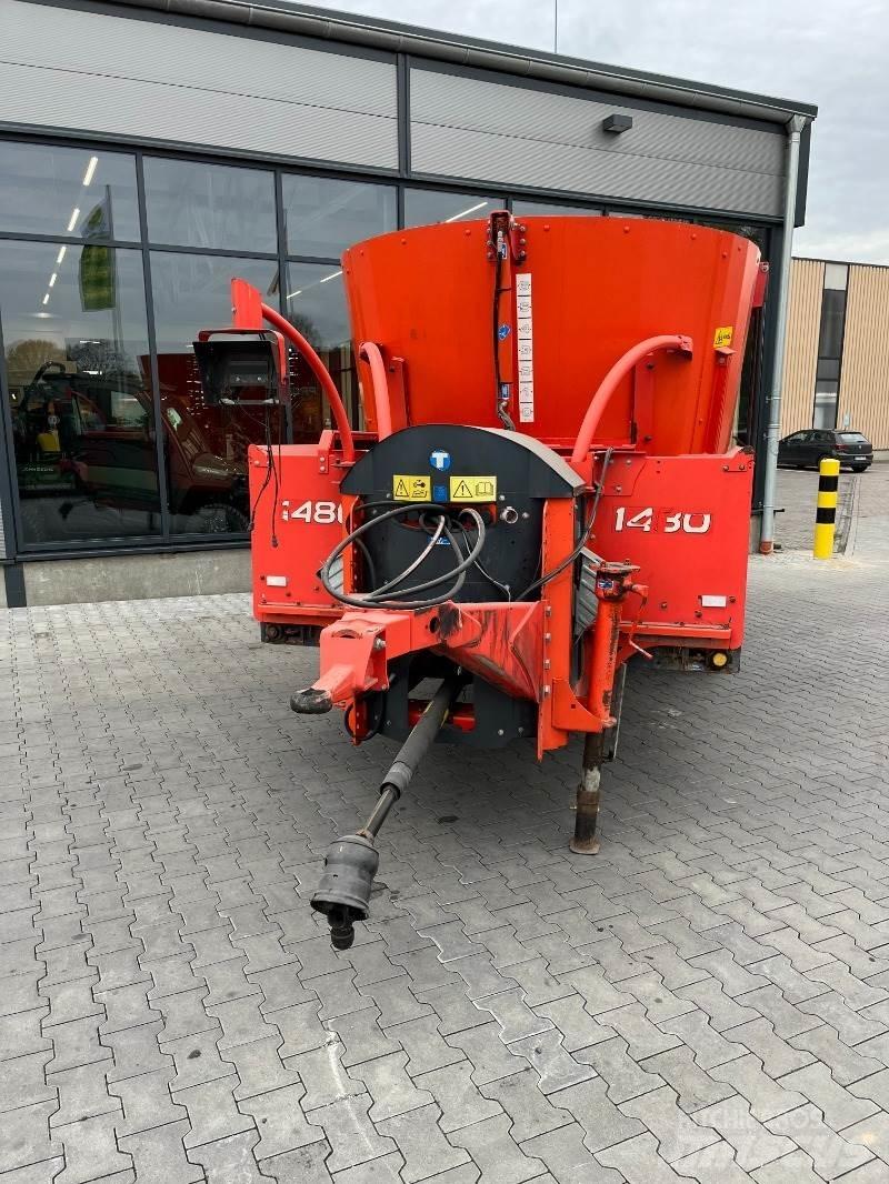 Kuhn Profile 1480 Mixer feeders