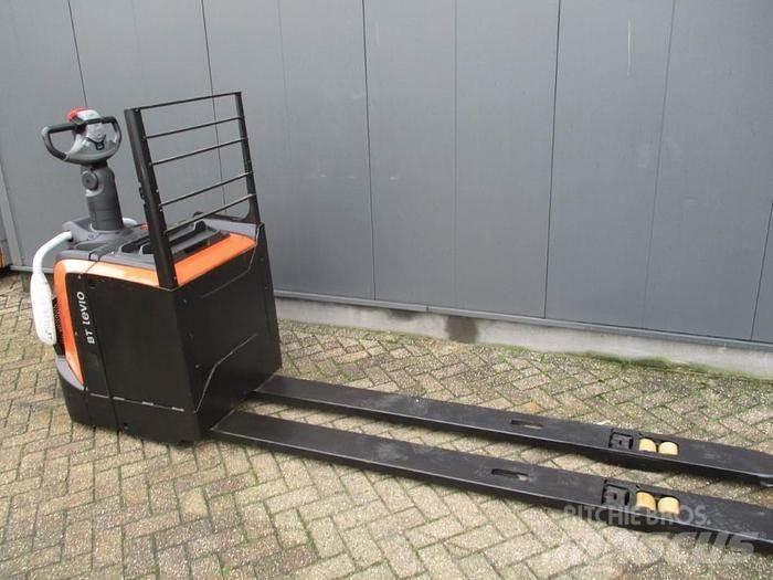 Toyota LPE 250 Low lifter with platform