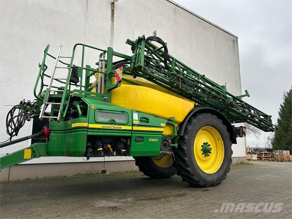 John Deere R962i Trailed sprayers