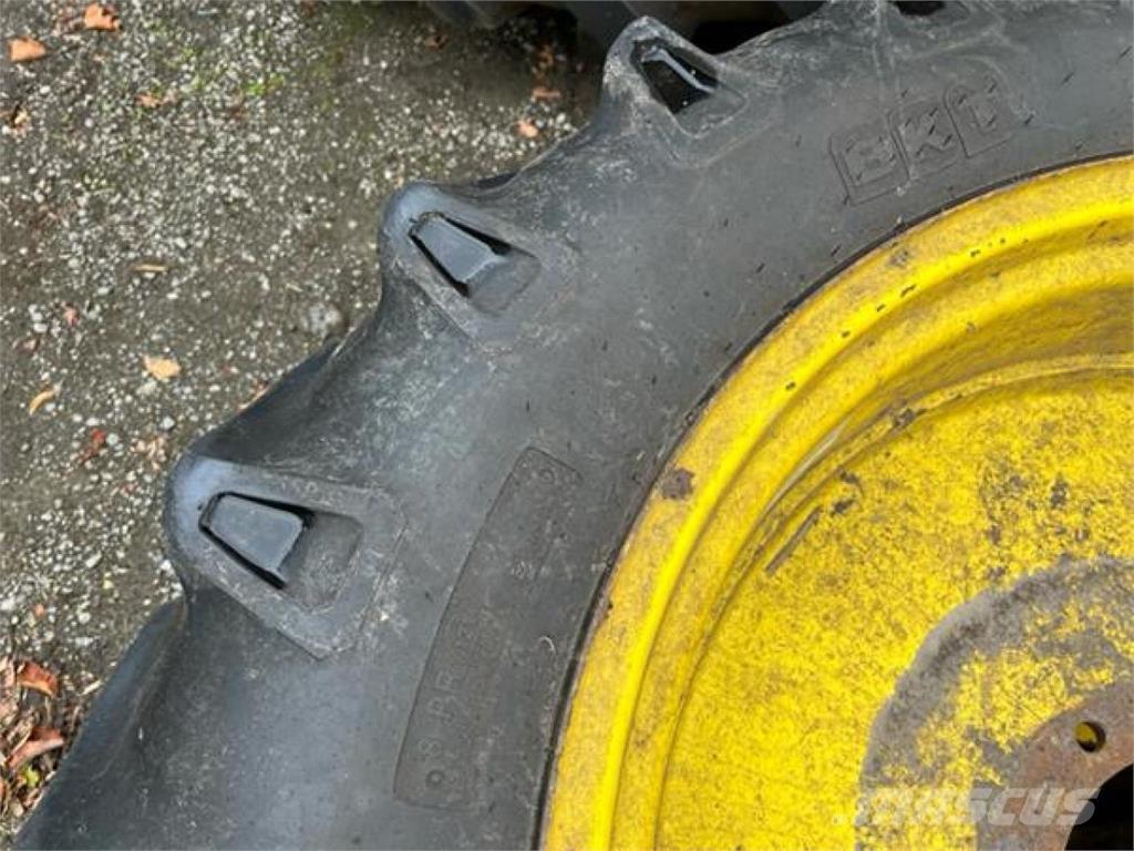 BKT 12.4-32 Tyres, wheels and rims