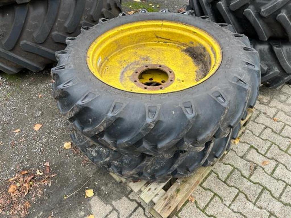 BKT 12.4-32 Tyres, wheels and rims