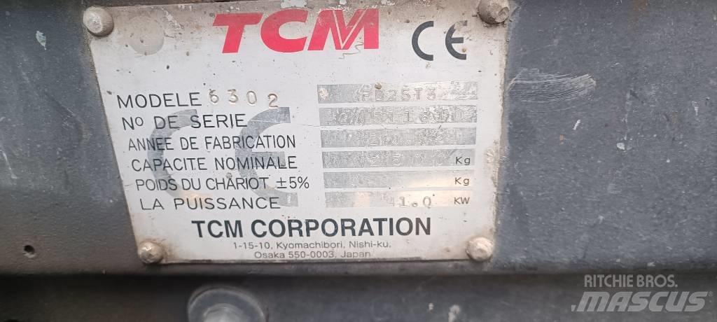 TCM FD25T3 Diesel trucks