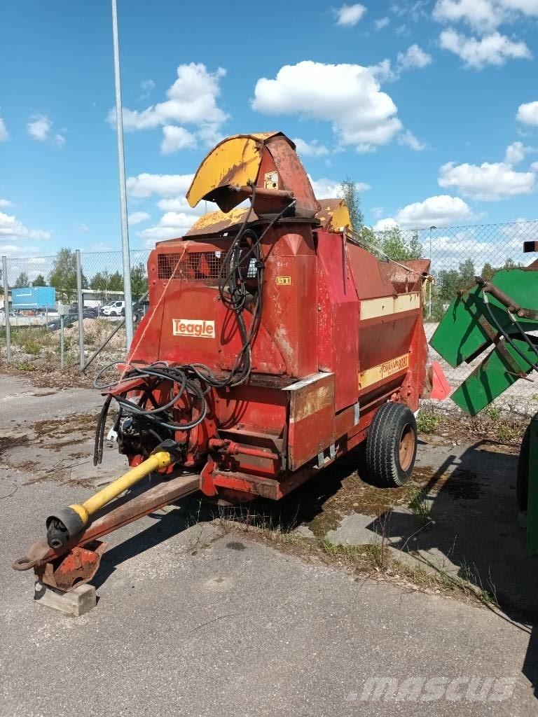 Tomahawk 808 Bale shredders, cutters and unrollers