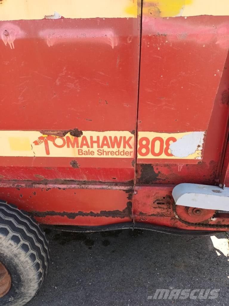 Tomahawk 808 Bale shredders, cutters and unrollers