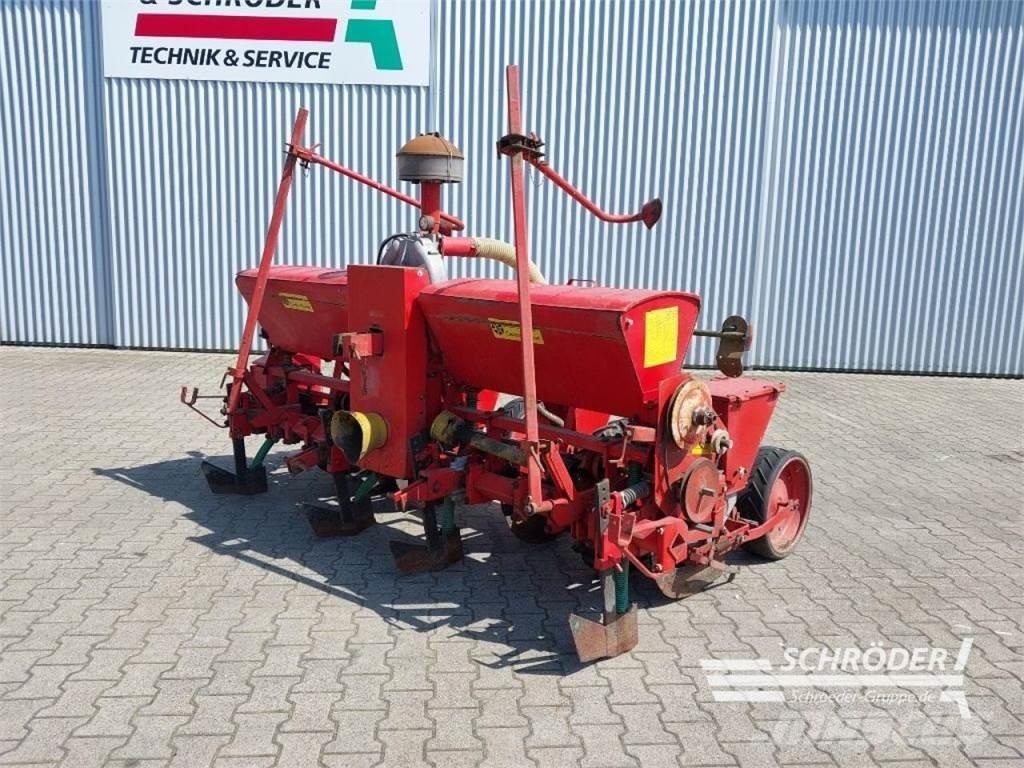 Becker AEROMAT Precision sowing machines