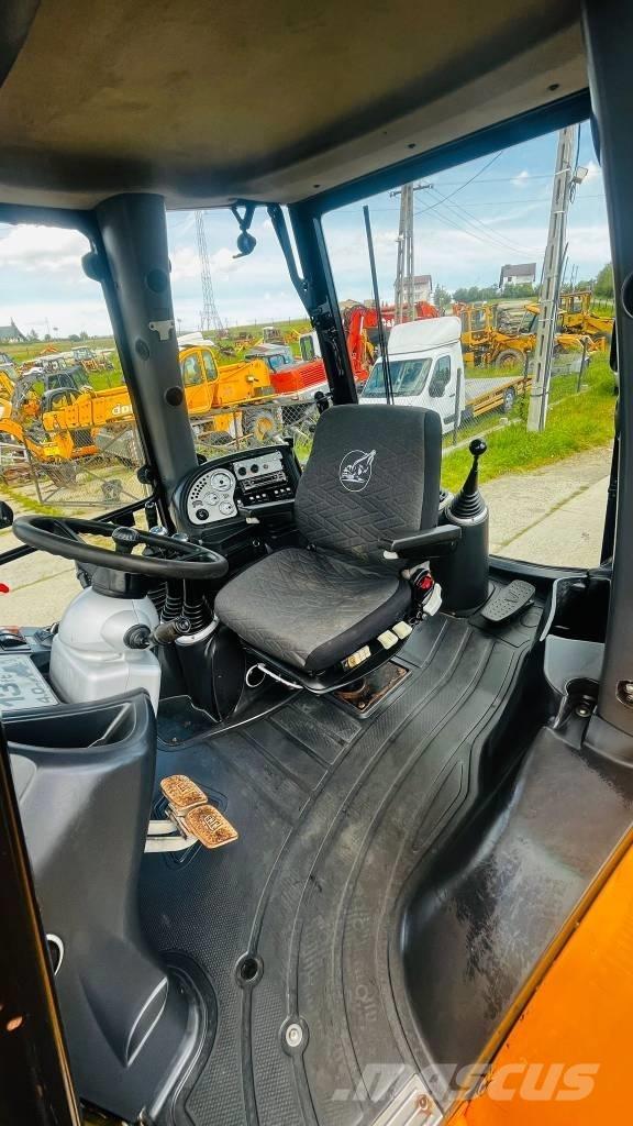 JCB 4 CX Backhoe loaders