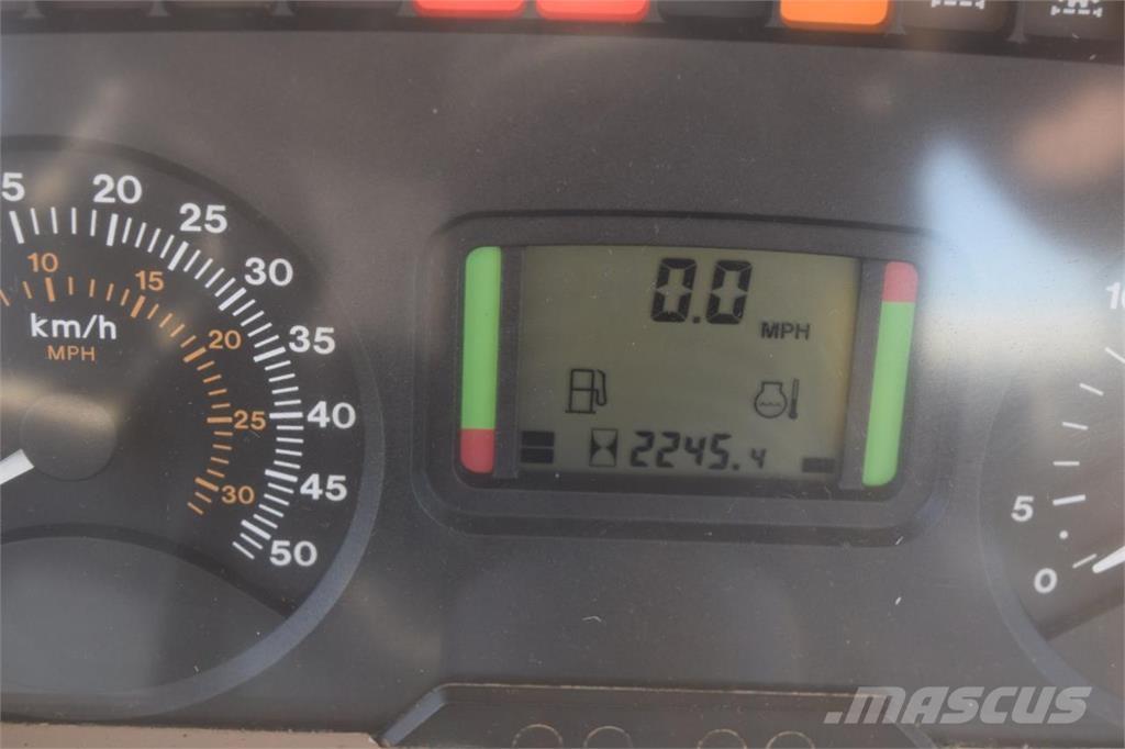 John Deere 6220 Tractors