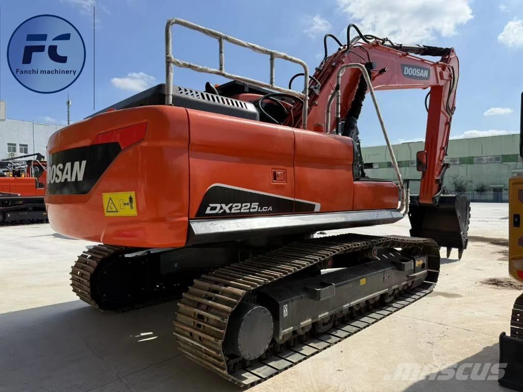 Doosan DX 225 LC Crawler excavators