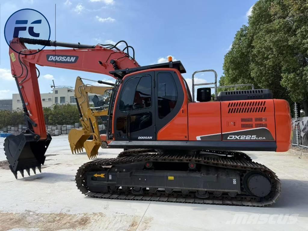 Doosan DX 225 LC Crawler excavators