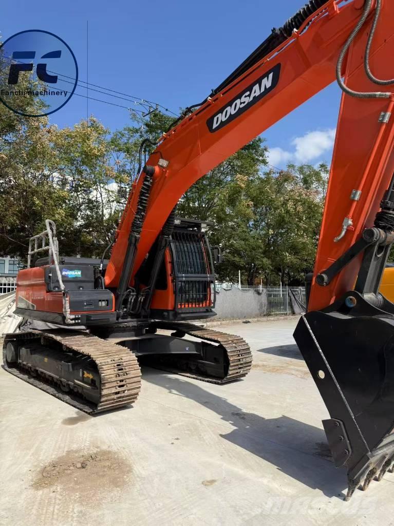 Doosan DX 225 LC Crawler excavators
