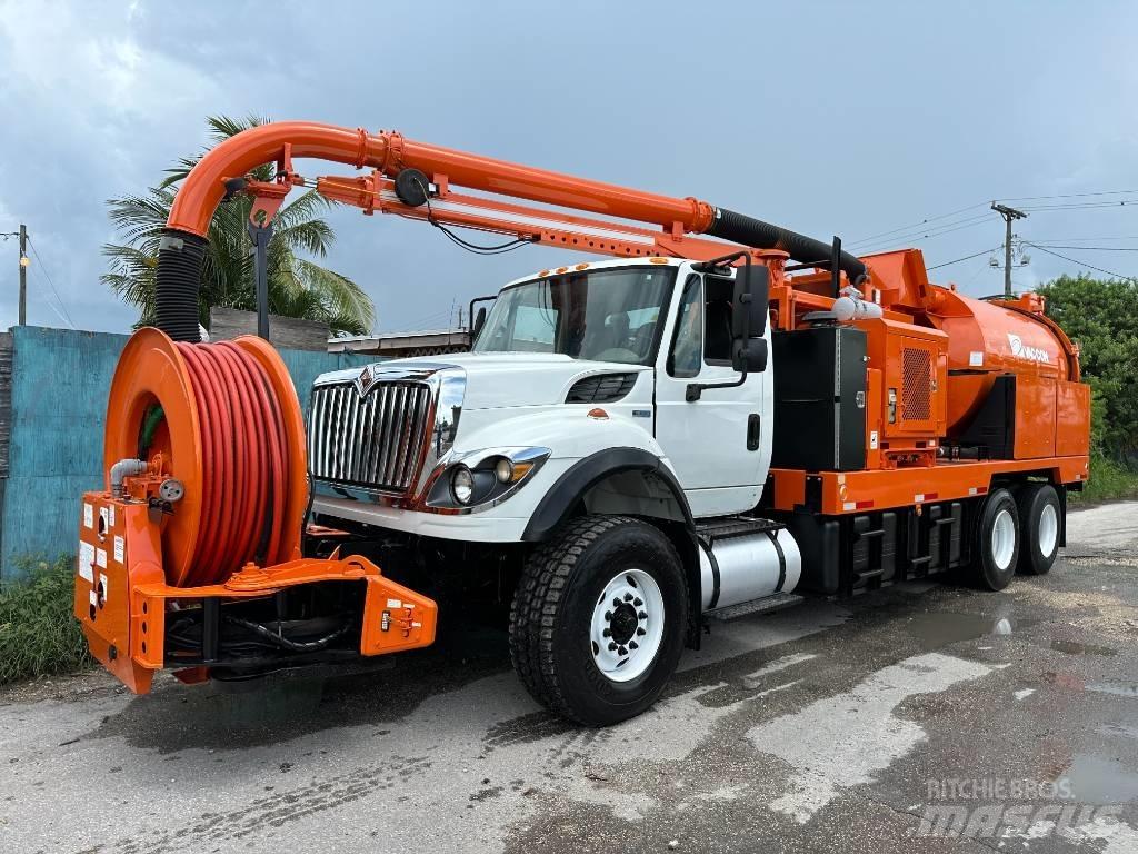 International 7400 Combi / vacuum trucks