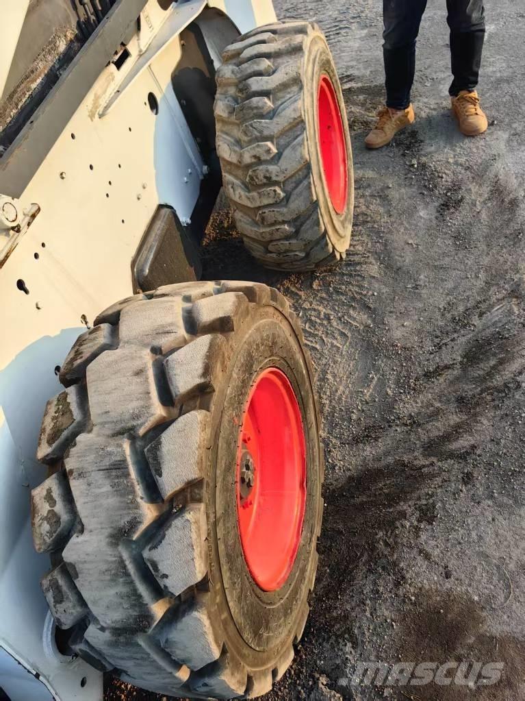 Bobcat S 300 Skid steer loaders